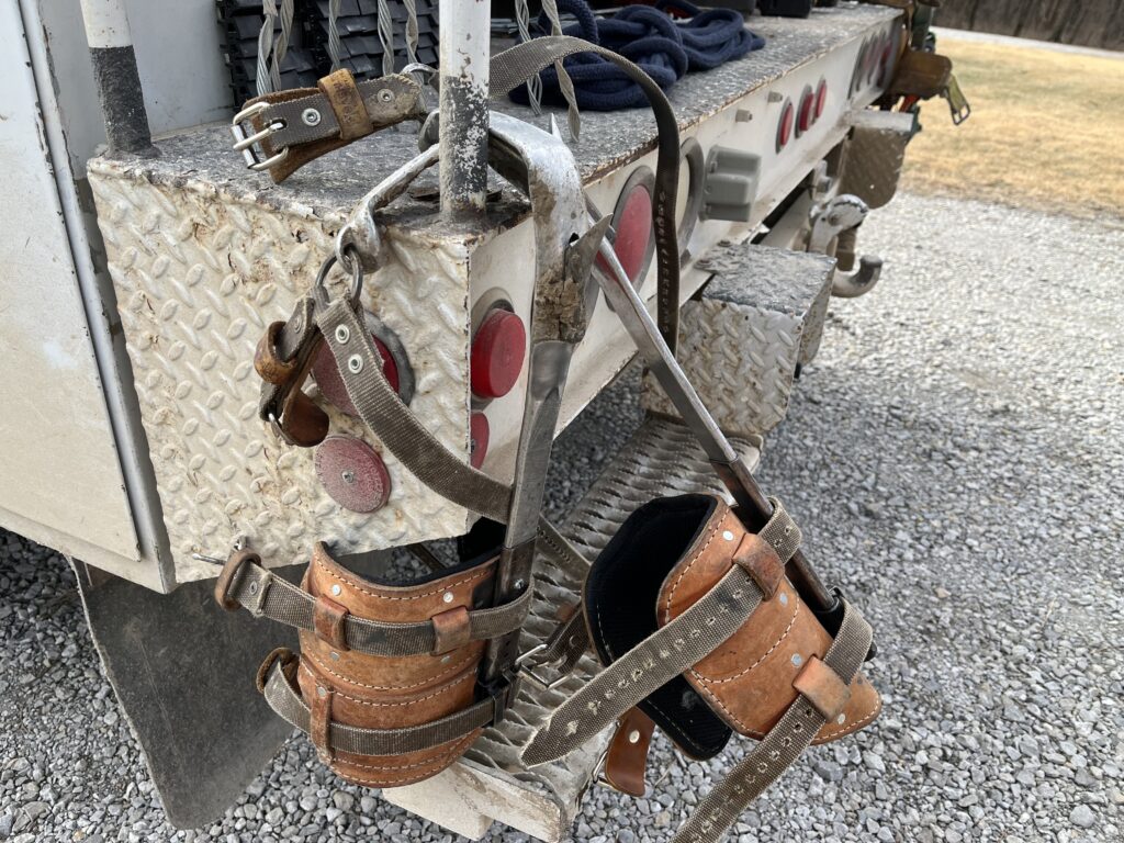 lineman pole climbing gaffs hooks